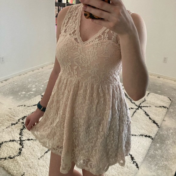 Forever 21 Dresses & Skirts - Off white/light pink lace mini dress (M)